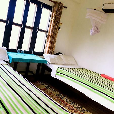 Chitwan Gaida Lodge Sauraha Εξωτερικό φωτογραφία