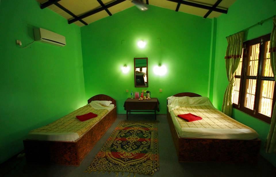 Chitwan Gaida Lodge Sauraha Εξωτερικό φωτογραφία