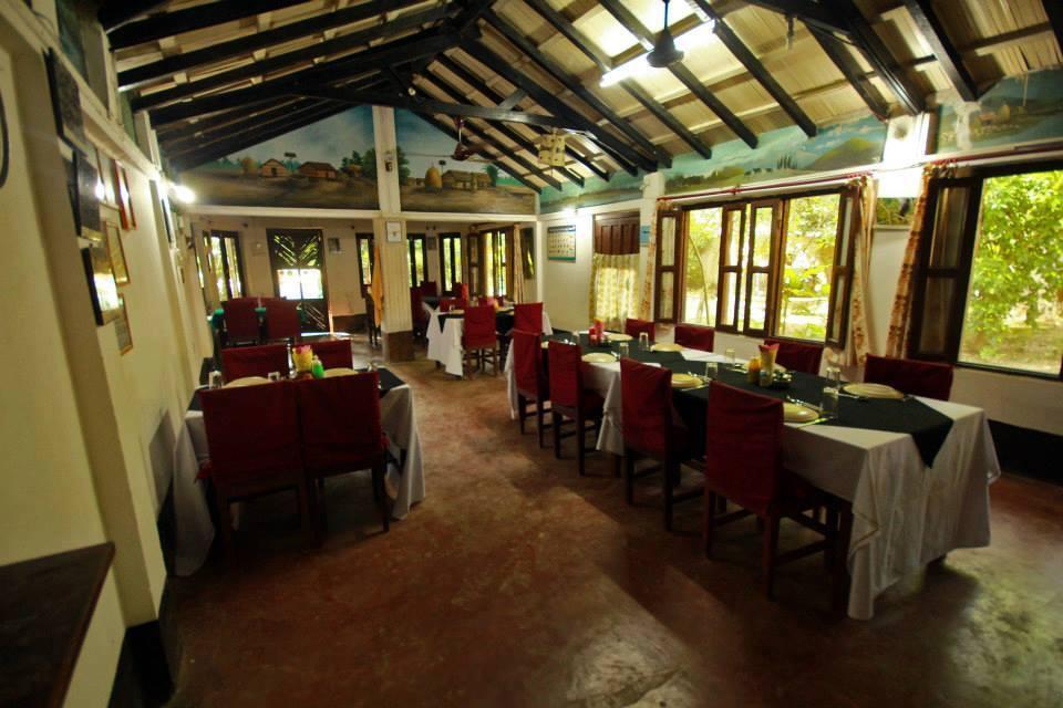 Chitwan Gaida Lodge Sauraha Εξωτερικό φωτογραφία